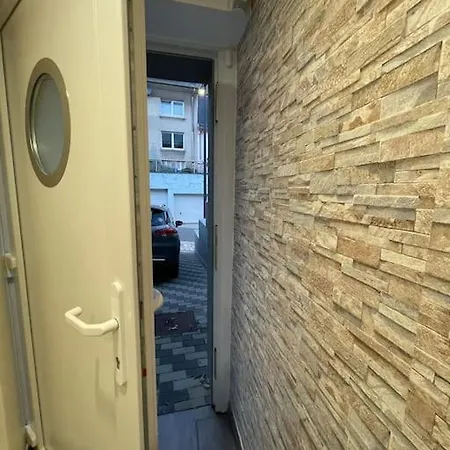 Situe Aux Abords De La Foret Avec Parking Differdange