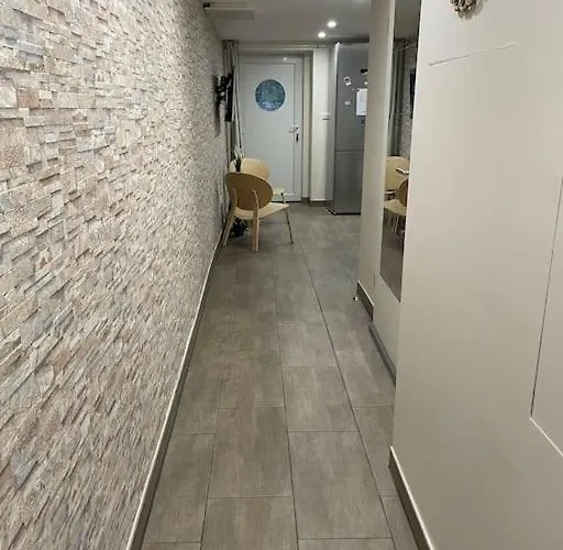 Situe Aux Abords De La Foret Avec Parking Differdingen