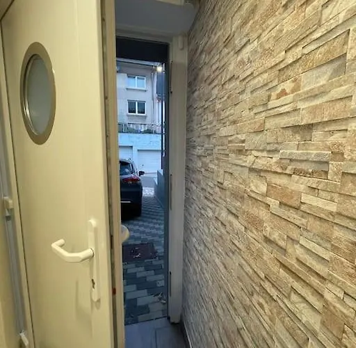 Situe Aux Abords De La Foret Avec Parking ديفيردانج